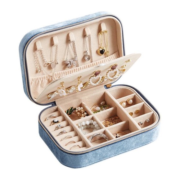 Medium jewelry boxes, with three spaces to store jewelry. - Picture 3 of 3